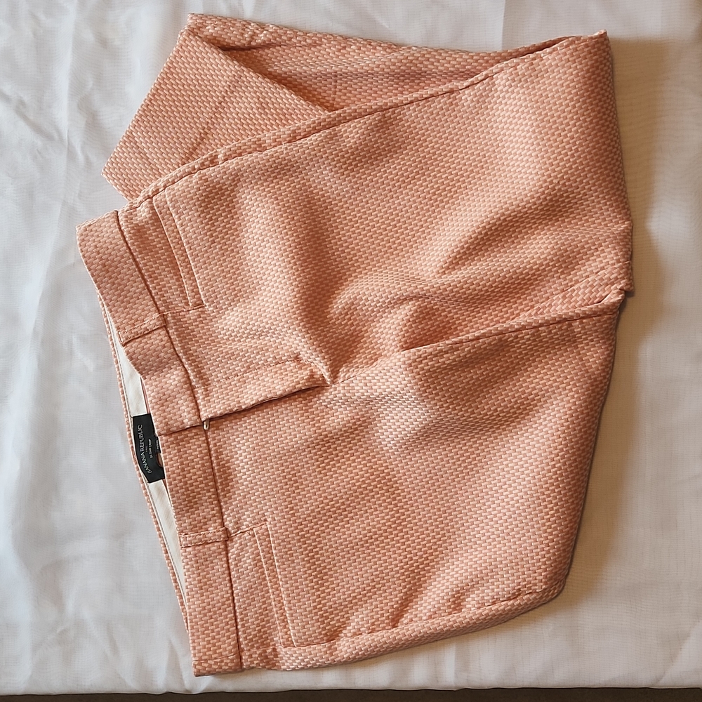 Peach and ivory Banana Republic Sloan crop
